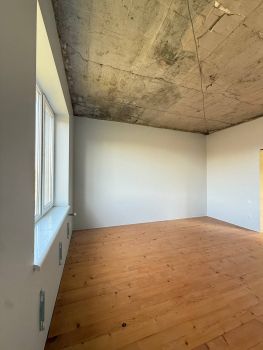 Новозбудований будинок, Орлика 3