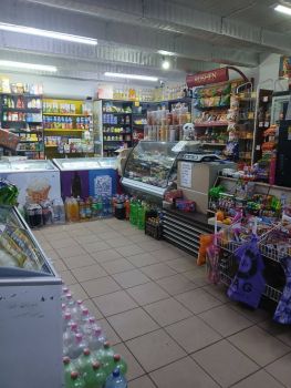 Продавець 1