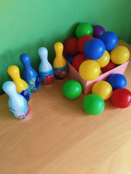 Іграшки та пазли