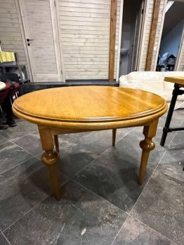 Круглий дубовий стіл 3