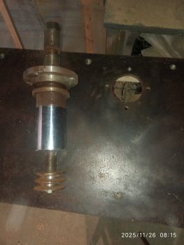 Вал вертикального фрезер по дереву 1