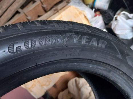 Шини зимові GOOD YEAR  225/50 R17 8