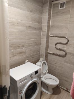 Трьох кімнатна квартира . 6