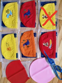 Горщики дитячі, шапки для плавання ,слюнявчики . 6