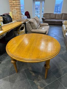 Круглий дубовий стіл 1