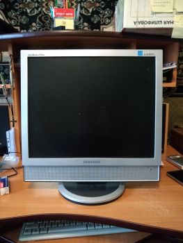 Монітор Samsung Syncmaster 19