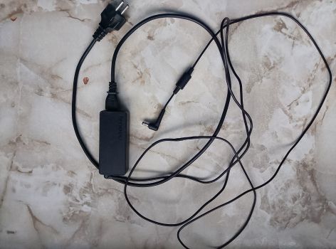 Блок живлення до ноутбуків Lenovo ( оригінал ) 1