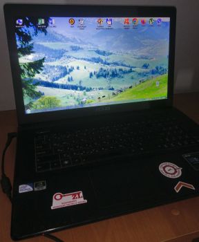 Ноутбук 17-дюймовий Asus X75V 1