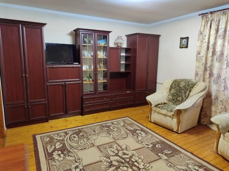 Трьох кімнатна квартира . 2