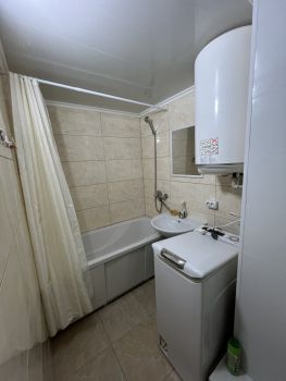 Здається квартира 6