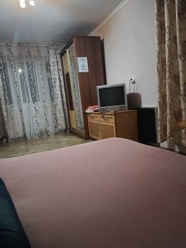 Здам квартиру погодинно,на ніч та подобово. 8