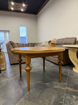 Круглий дубовий стіл 2