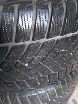 Шини зимові GOOD YEAR  225/50 R17 5