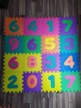 Іграшки та пазли 8