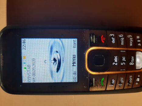 Телефон Nokia на 1 сі 2
