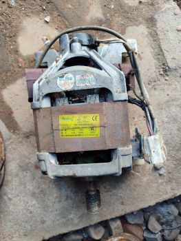 Мотор від пральної машини