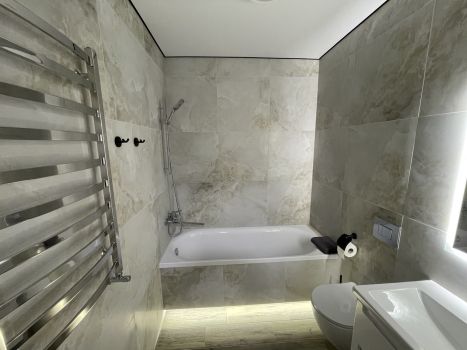 Озеро Lux. 4 поверх. Ви на озеро. 3