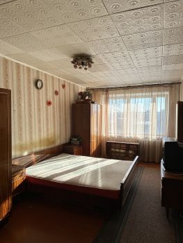 2-кімнатна квартира, вул.Богдана Хмельницького 56 1