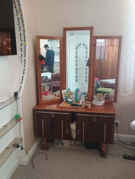 Дзеркало трюмо хорошому стані