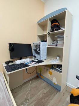 Дитячі меблі. Ліжко, робочій стіл, шафа. 2