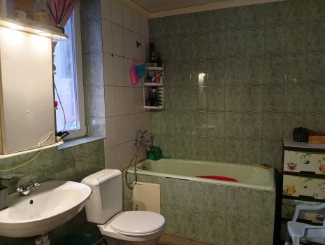 2-кімнатна квартира, вул.Добровольців 4