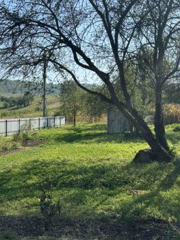 Жилий будинок, Біля річки 8