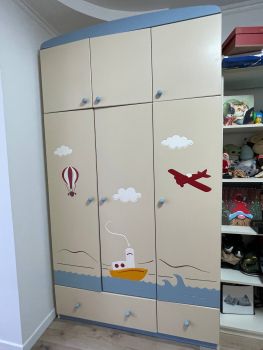 Дитячі меблі. Ліжко, робочій стіл, шафа. 3