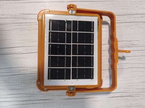 Ліхтар акумуляторий 2