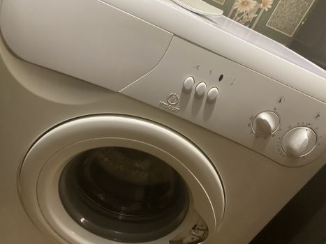 Пральна машинка Індезіт б/в 1