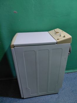 Робоча пральна машина Wirpool 2