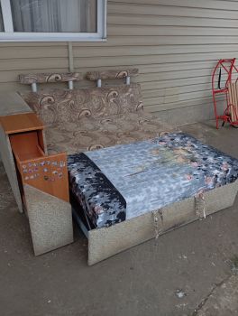 Диван розкладний з тумбою в задовільному стані 5