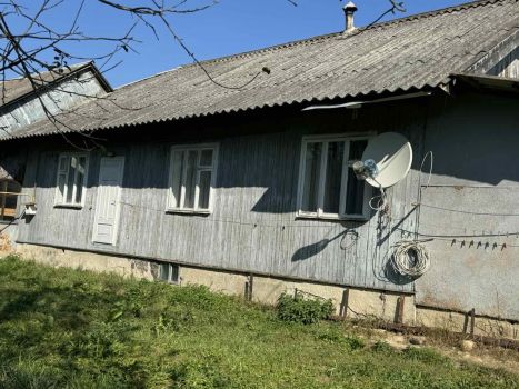 Жилий будинок, Біля річки 1