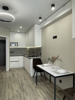 Озеро Lux. 4 поверх. Ви на озеро. 5