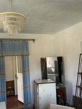 Жилий будинок, Біля річки 7