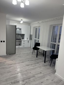 1-кімнатна квартира, вул.Проспект Лесі Українки 1