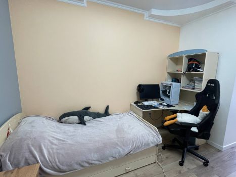 Дитячі меблі. Ліжко, робочій стіл, шафа. 4