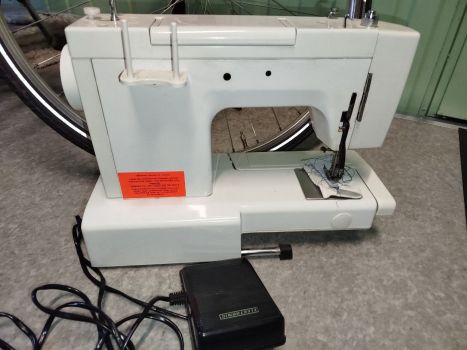 Швейна машина Victoria 753 (multitec) Німеччина 5