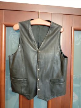 Безрукавка шкіряна б/в  хорошої якості 3