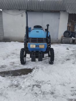 Трактор донфенг 240 8