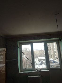 Здається квартира в центрі однокімнатна 5-ий повер 1