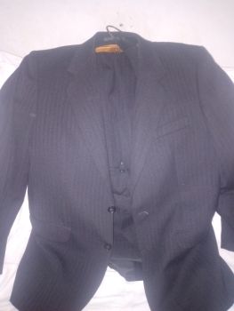 Костюм чоловічий трійка