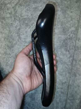 Вело сідло Giant оригінал перфороване 3