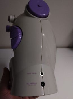 Міні швейна машинка Emerio — для початківців 5