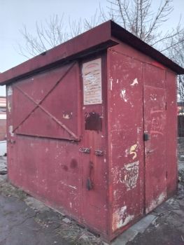 Буда металева червоного кольору 1