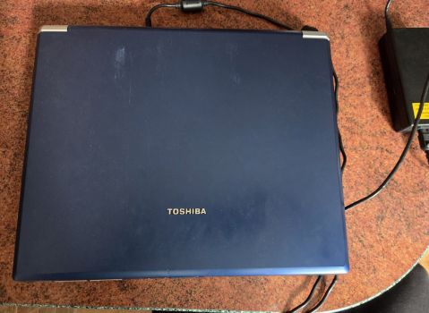 Ноутбук Toshiba 2