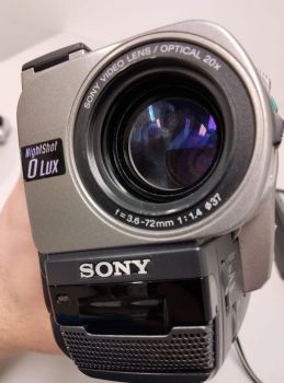 Відеокамера Sony Handycam Video8 для оцифрування 8
