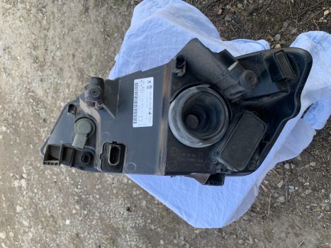 Фара права до VW Polo 5