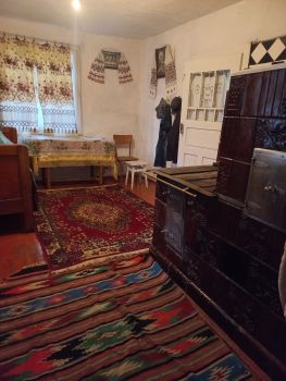 Жилий будинок, Незалежності 8