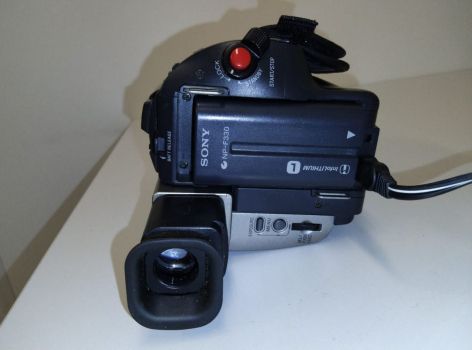 Відеокамера Sony Handycam Video8 для оцифрування 7