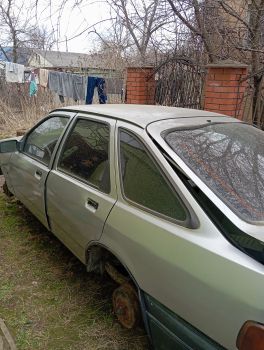 Запчастини Ford siera хатбек 3